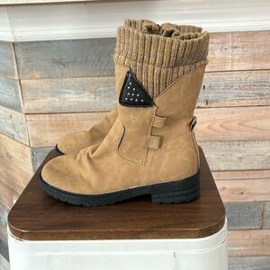 Tan suede boots